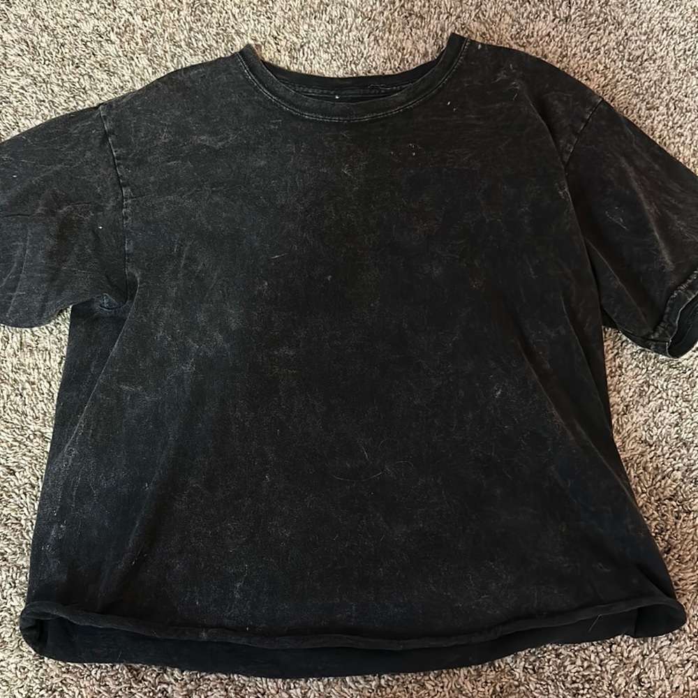 Black/grey tshirt
